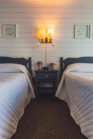 Bearskin Neck Motor Lodge — photo 12