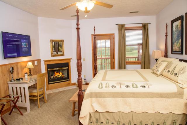 Berry Springs Lodge — photo 13