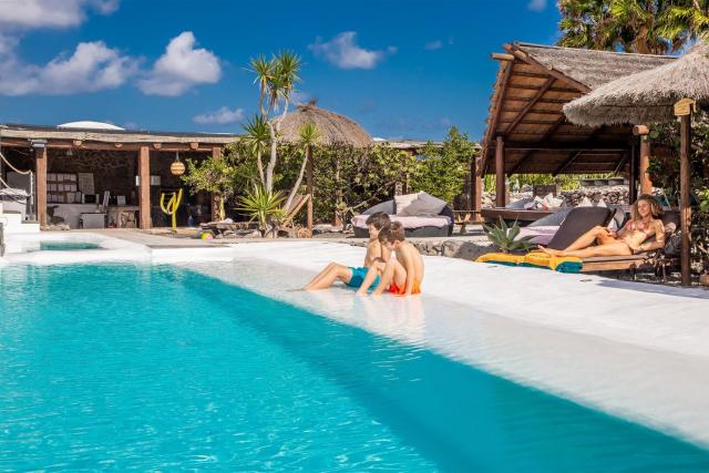 Finca De Arrieta Village - Yurts and Stone Cottages - Shared Pool - Walking distance to Arrieta Beach - Off Grid — photo 9