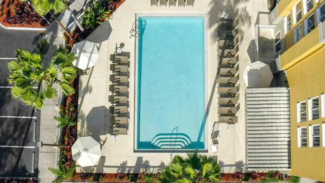 Galleria Palms Orlando - Free Theme Park Shuttles — photo 10