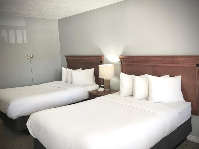 Empire Lakeshore Inn — photo 19
