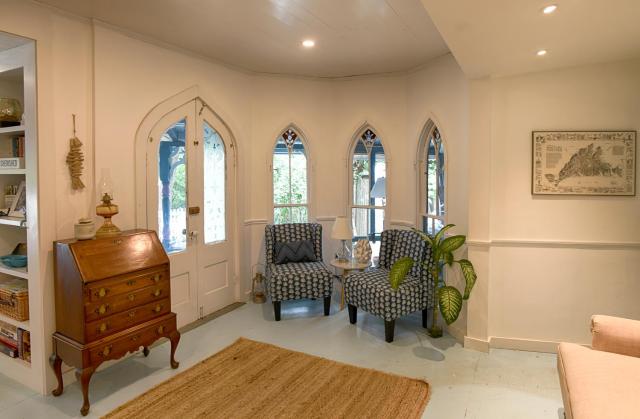 Narragansett House — photo 18