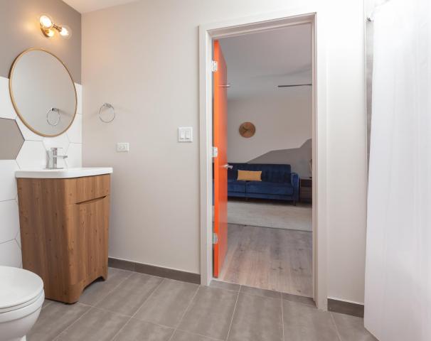 4411 Inn & Suites — photo 3
