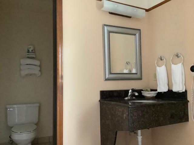 Luxury Inn & Suites — photo 8
