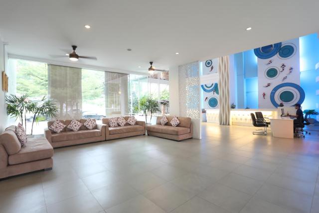 A2 Pool Resort, Phuket Town - scheduled shuttle to Phuket Old Town — photo 20