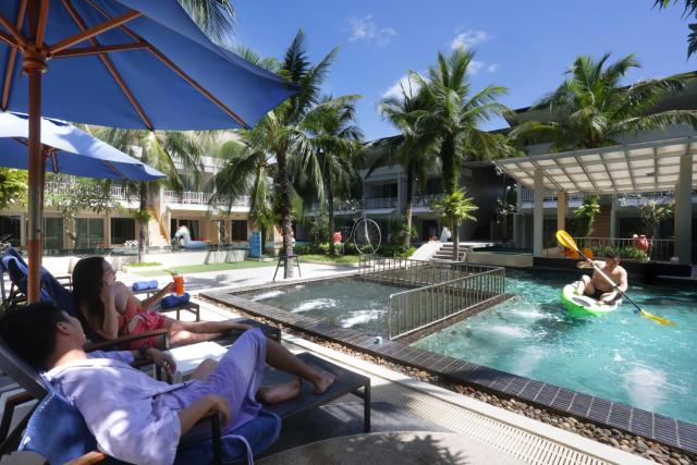 A2 Pool Resort, Phuket Town - scheduled shuttle to Phuket Old Town — photo 8