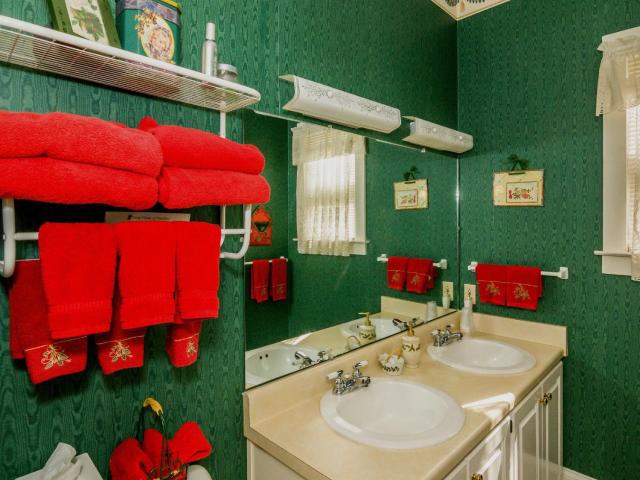 Holly House of Hamilton — photo 19