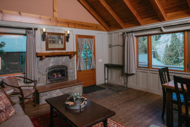 Tamarack Lodge — photo 4
