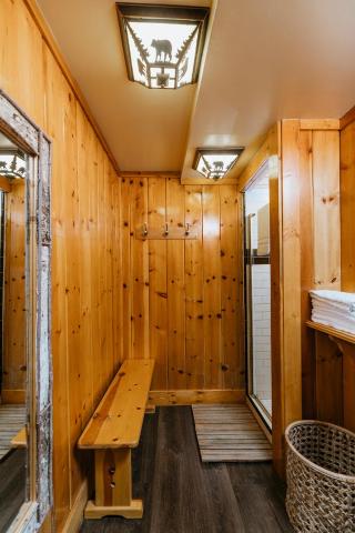 Tamarack Lodge — photo 3