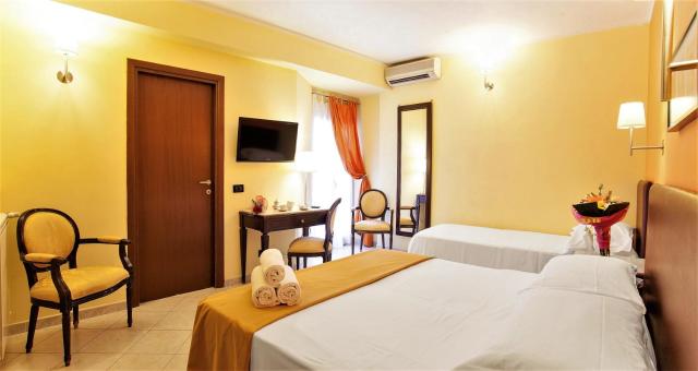 Hotel Tuscolana — photo 10