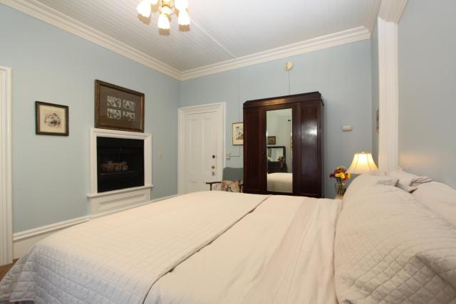 Olallieberry Inn Bed and Breakfast — photo 24