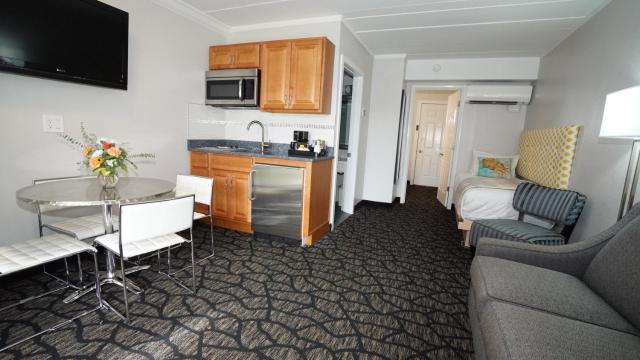 Periwinkle Inn — photo 18