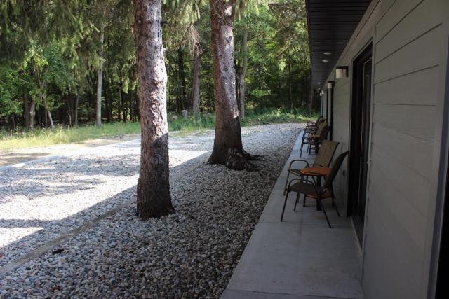 4411 Inn & Suites — photo 19