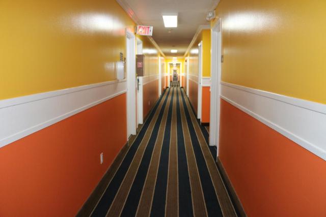 Amber Inn Motel — photo 12
