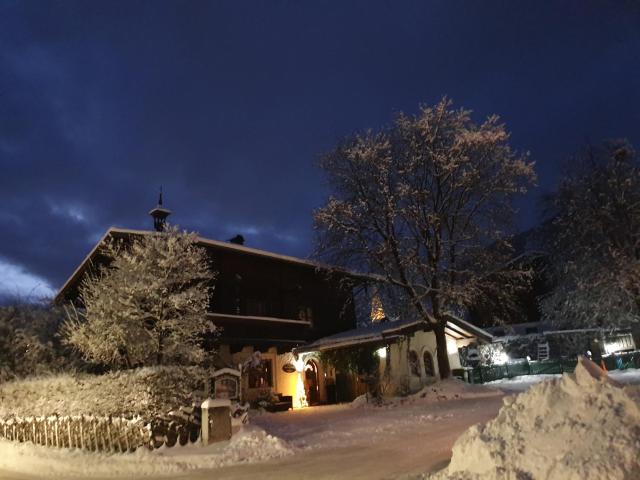 Appartement Pension Bäckenhäusl FERIENWOHNUNGEN Chalets Hütten Komfortzimmer — photo 6
