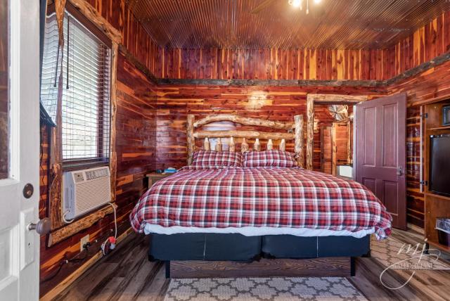 Log Cabin Inn — photo 22