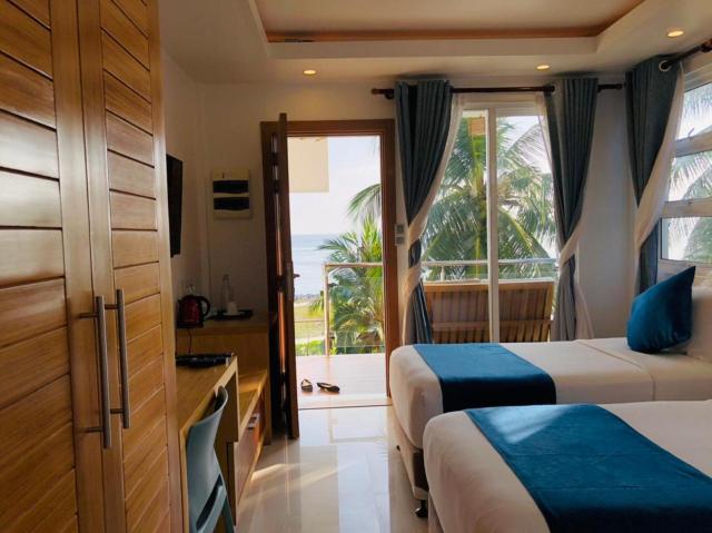 Deluxe Twin Room with Sea View — La Due Thulusdhoo Guesthouse