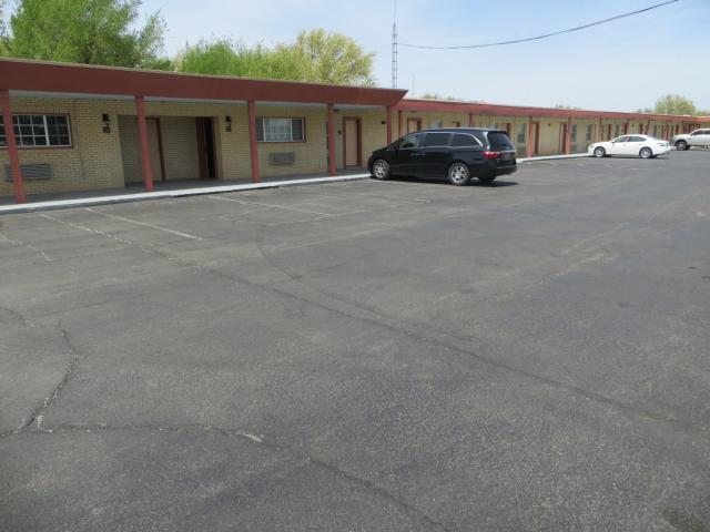 Economy Inn Pratt — photo 23