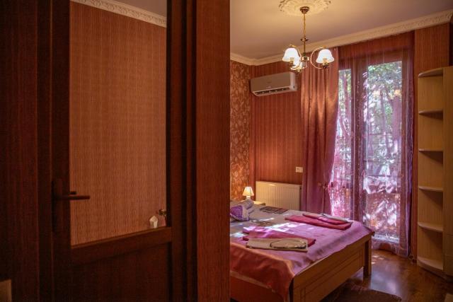 Family Hotel Kolorit Old Tbilisi — photo 10