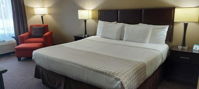 Parkwood Inn & Suites — photo 19