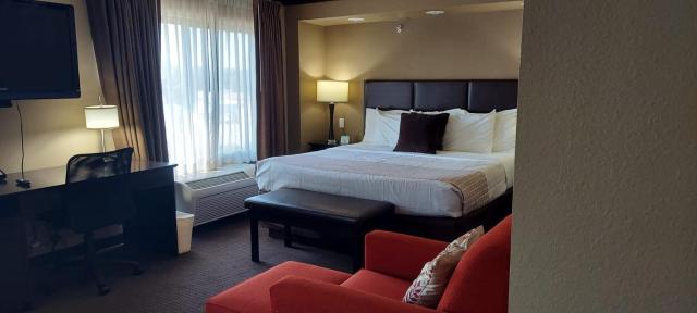 Parkwood Inn & Suites — photo 23