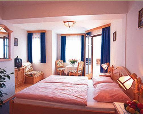 Double Room — Pension Linortner