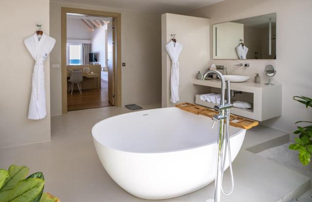 Two-Bedroom Family Beach Villa with Pool — Baglioni Maldives Luxury All Inclusive Resort