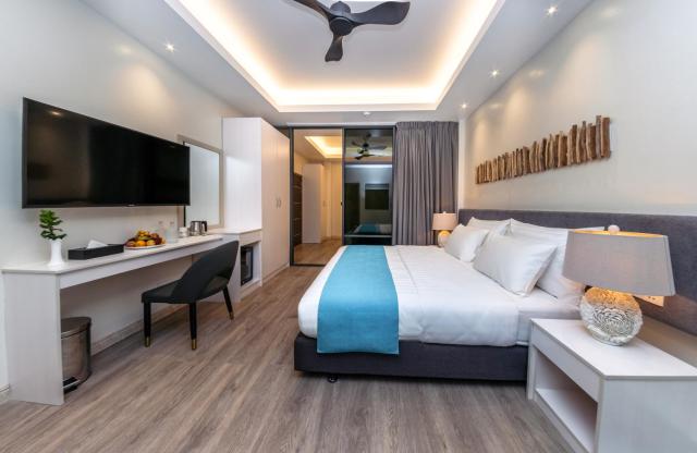 Deluxe Double Room — Sky Beach Hotel