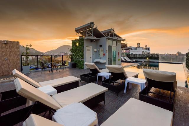 Hallo Patong Hotel - Rooftop Pool - Stunning Mountain Views & OTOP Market — photo 21