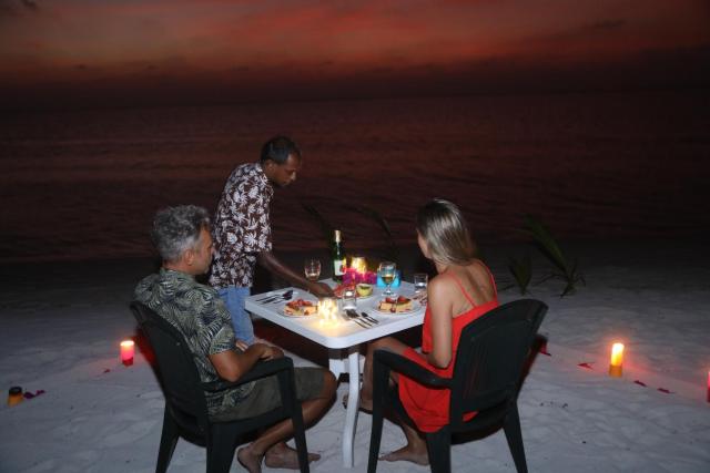 Thoddoo Sun Sky Inn, Maldives — photo 12