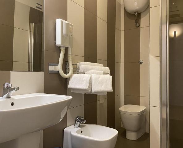 Up Hotel — photo 8