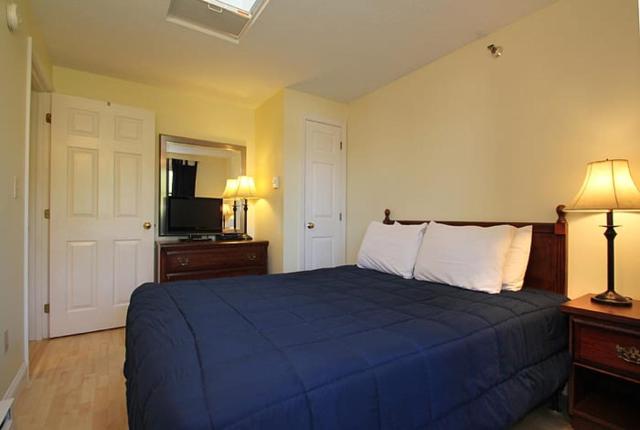 Nautical Mile Resort — photo 20