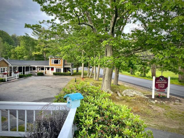 Kennebunkport Motor Lodge — photo 21