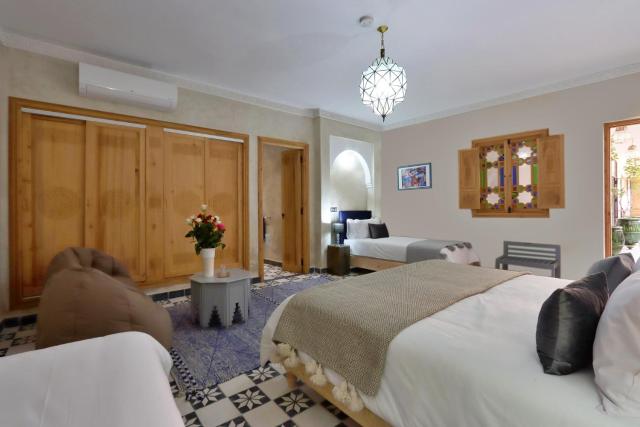 Riad Banatti — photo 17
