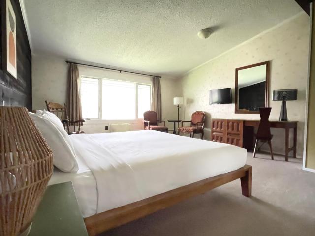 Toll Road Inn — photo 22