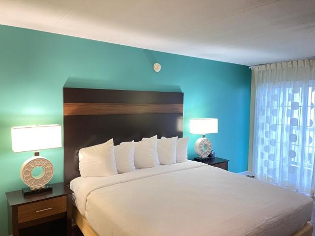 Casablanca Oceanside Inn — photo 9