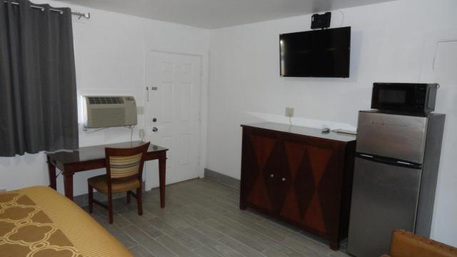 ECONOMY INN MOTEL — photo 8