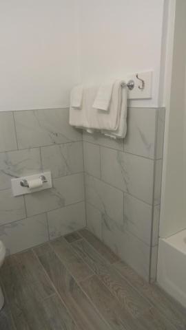 ECONOMY INN MOTEL — photo 11
