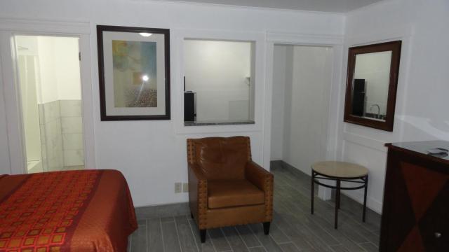 ECONOMY INN MOTEL — photo 14
