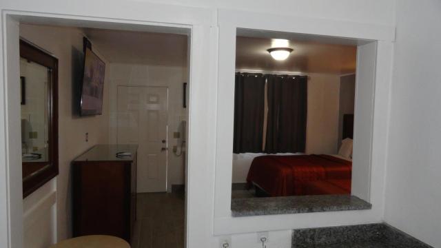 ECONOMY INN MOTEL — photo 3
