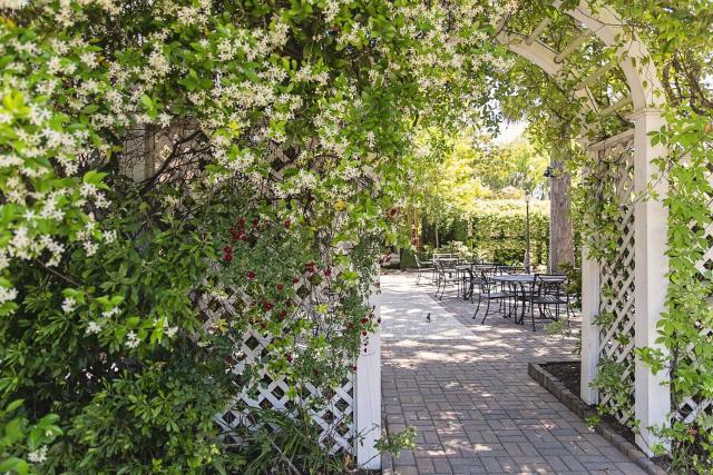 Beaufort Inn — photo 15