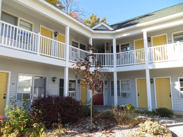 Empire Lakeshore Inn — photo 24