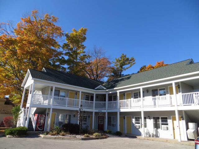 Empire Lakeshore Inn — photo 8