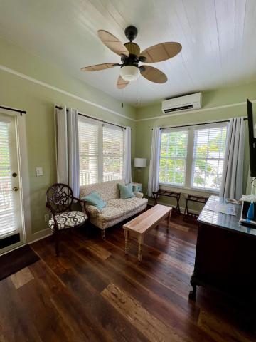 The Porch on Frances Inn - Adults Exclusive — photo 7