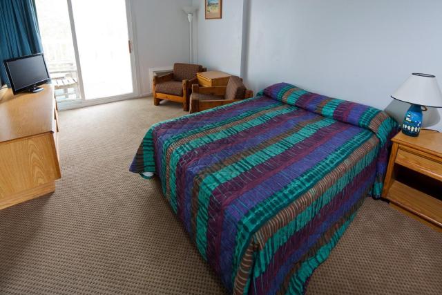 Crest Motel — photo 21