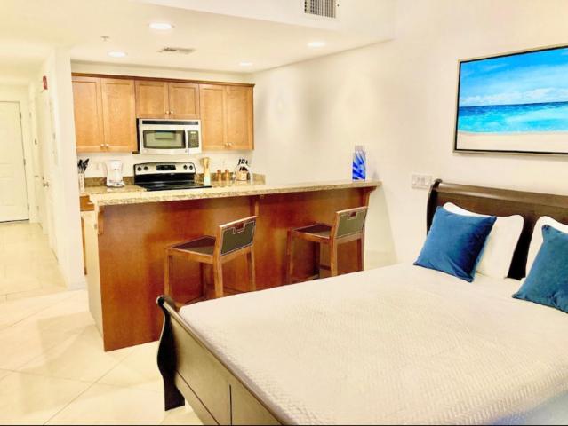 La Vista Azul - Lovely Spacious Condo close to Grace Bay - Free Wi-Fi — photo 11