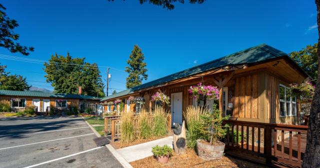 Evergreen Motel — photo 22