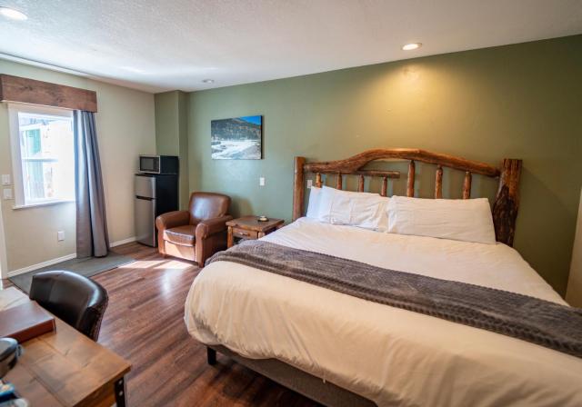 Evergreen Motel — photo 20