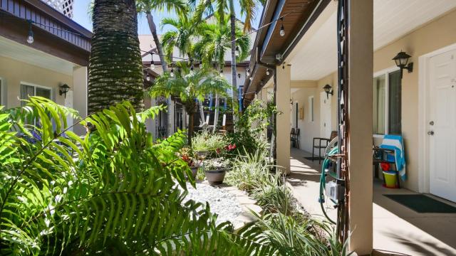 Sea Palms Motel & Polynesian Putter — photo 18