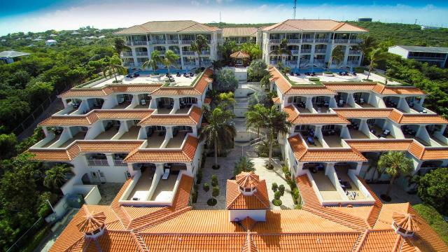 La Vista Azul - Lovely Spacious Condo close to Grace Bay - Free Wi-Fi — photo 10